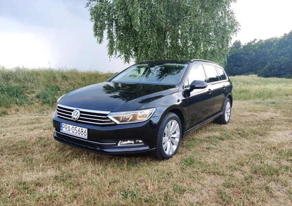 Volkswagen Passat cena 64900 przebieg: 77000, rok produkcji 2018 z Rawicz małe 631